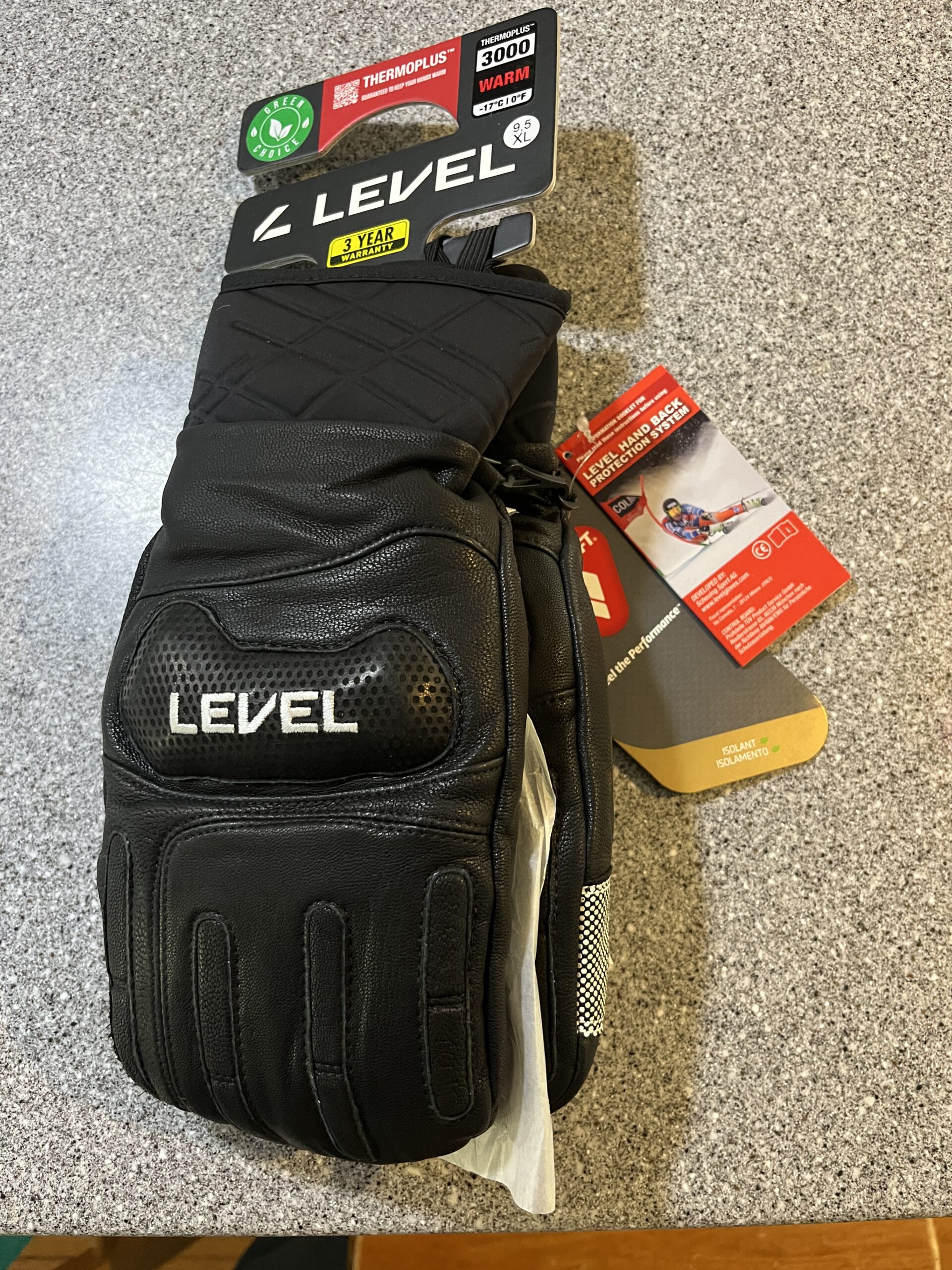 Level Race Mitt Black on World Cup Ski Shop